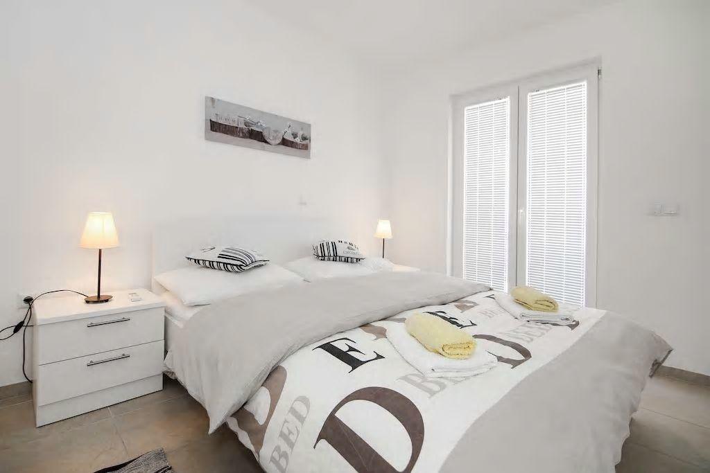 Mimice Bay Apartments Bagian luar foto